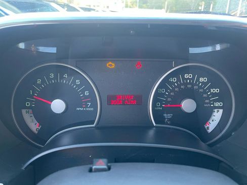 Used 2010 Ford Explorer XLT image 9