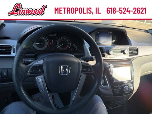Used 2017 Honda Odyssey SE image 18