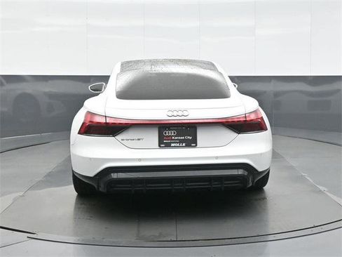 Used 2022 Audi e-tron GT Premium Plus image 6