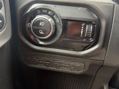 Used 2024 Jeep Gladiator Sport image 25