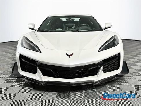 Used 2023 Chevrolet Corvette Z06 RWD image 10