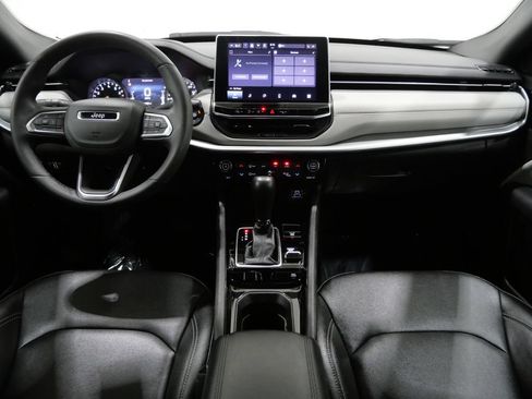 Used 2025 Jeep Compass Limited AWD/4WD image 10