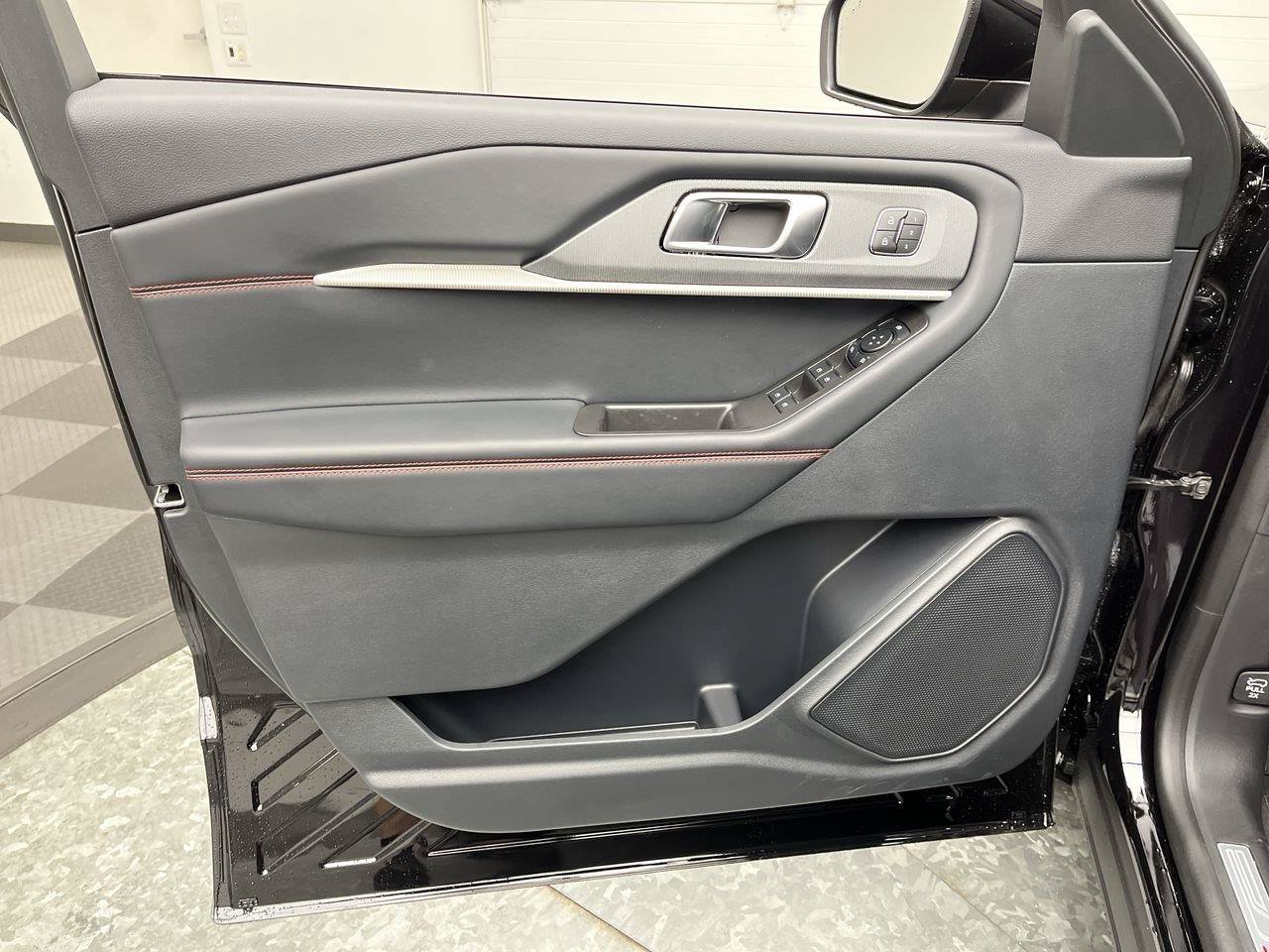 New 2027 Ford Explorer ST-Line w/ Premium Package AWD/4WD image 8
