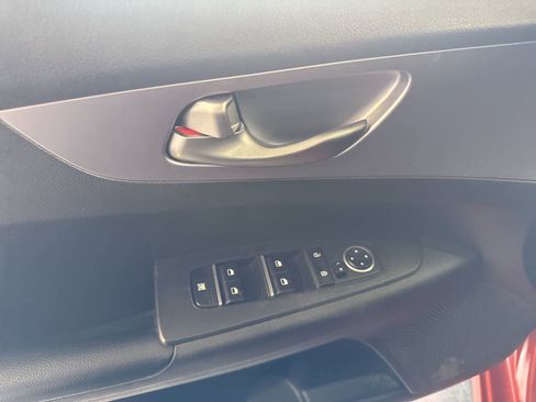 Used 2022 Kia Forte LXS image 18