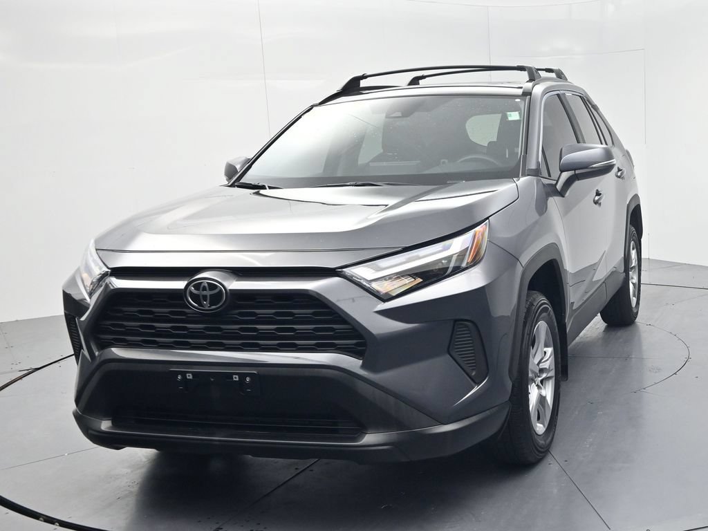 Used 2025 Toyota RAV4 XLE w/ Convenience Package FWD image 3
