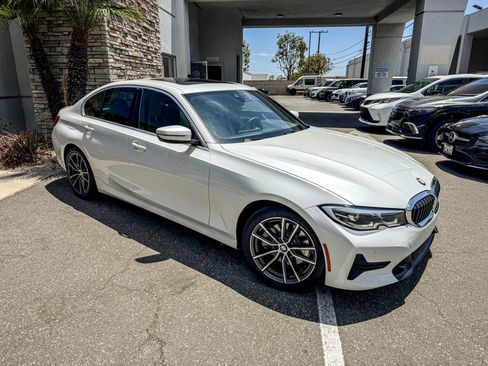 Used 2019 BMW 330i Sedan w/ Convenience Package RWD image 2