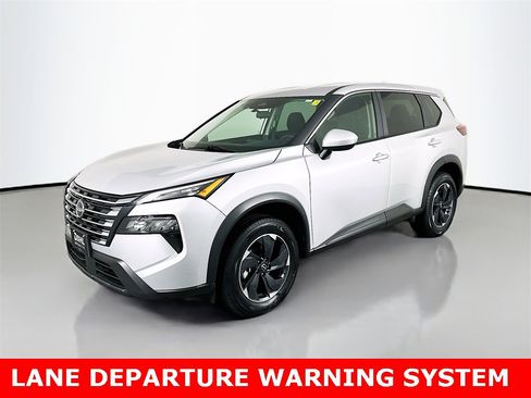 Used 2024 Nissan Rogue SV image 5