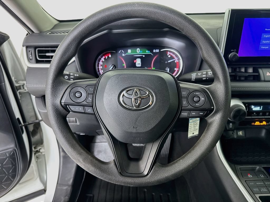 Used 2023 Toyota RAV4 LE AWD/4WD image 13