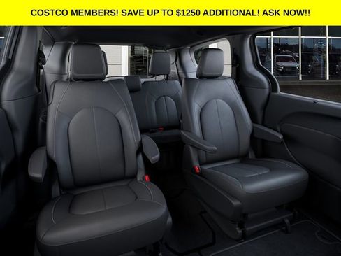 New 2026 Chrysler Pacifica Select AWD/4WD image 15