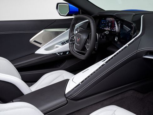 Used 2024 Chevrolet Corvette Stingray Preferred Conv w/ Z51 Performance Package RWD image 27