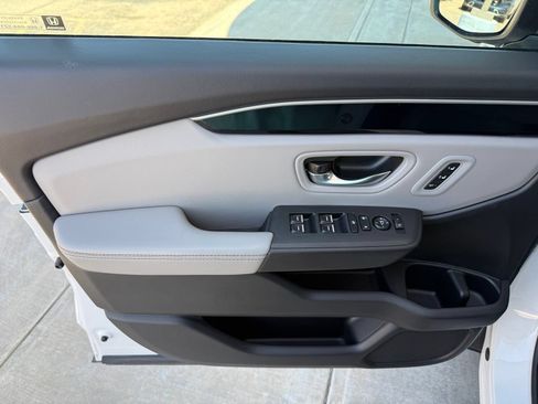 Certified 2025 Honda Pilot EX-L image 11