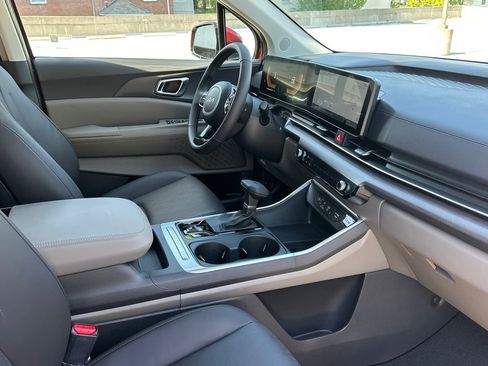 New 2026 Kia Carnival EX FWD image 13
