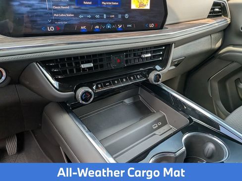 Used 2026 Chevrolet Suburban LS RWD image 20