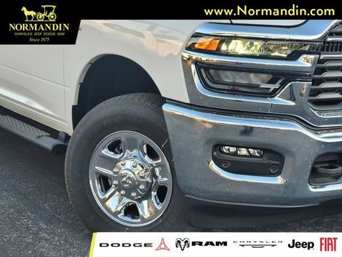 New 2026 RAM 2500 Tradesman AWD/4WD image 3