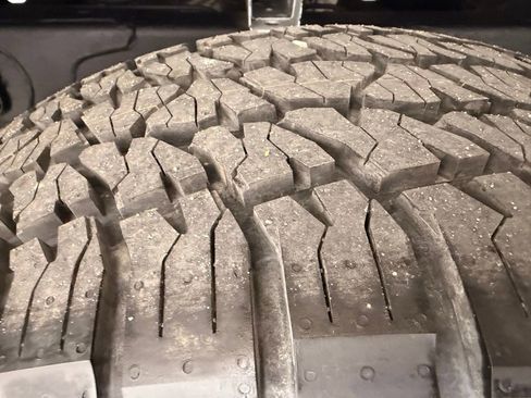 Used 2025 Chevrolet Silverado 1500 LT image 16