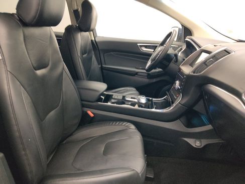 Used 2019 Ford Edge Titanium FWD image 21