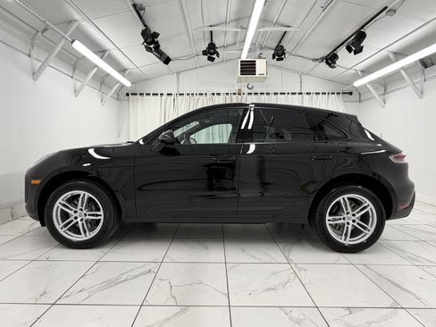 Certified 2026 Porsche Macan AWD/4WD image 2