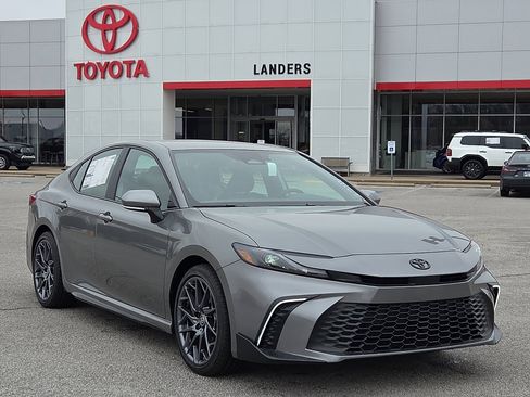 New 2026 Toyota Camry SE image 1