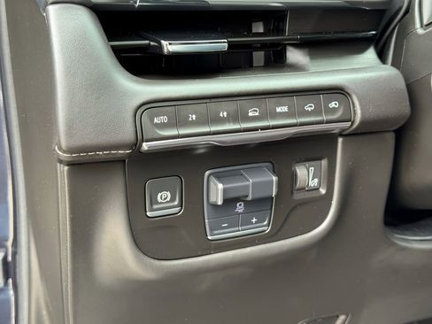 Certified 2024 Cadillac Escalade Sport Platinum AWD/4WD image 16