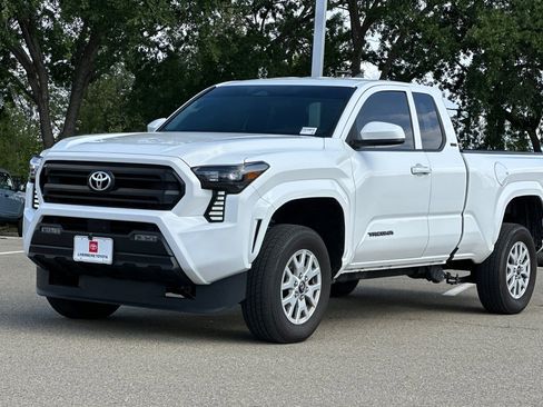 Used 2025 Toyota Tacoma SR5 RWD image 8