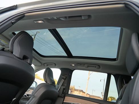 New 2026 Volvo XC90 B6 Plus w/ Protection Package Premier image 20