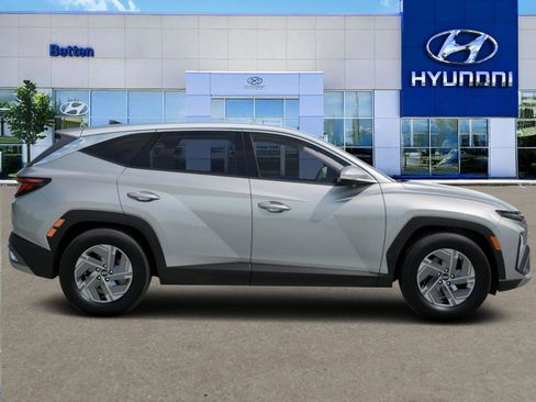 New 2026 Hyundai Tucson Blue SE image 6