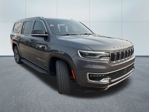 Used 2023 Jeep Wagoneer L Series II AWD/4WD image 5