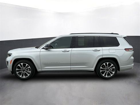 Used 2024 Jeep Grand Cherokee L Overland w/ Luxury Tech Group IV image 2