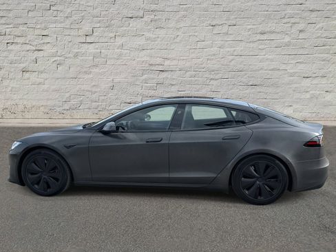 Used 2024 Tesla Model S image 8