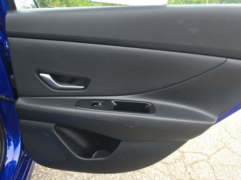 Used 2024 Hyundai Elantra Limited image 36