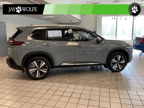Used 2021 Nissan Rogue SL AWD/4WD image 6