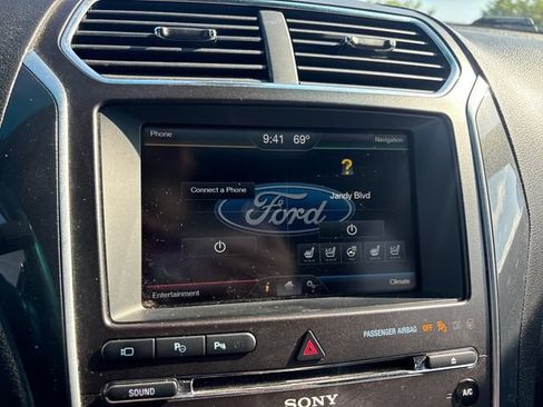 Used 2016 Ford Explorer Limited w/ Equipment Group 301A AWD/4WD image 22