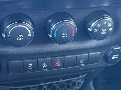 Used 2014 Jeep Wrangler Unlimited Sahara w/ Trailer Tow Group image 17