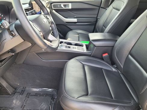 Certified 2022 Ford Explorer XLT w/ Equipment Group 202A RWD image 23
