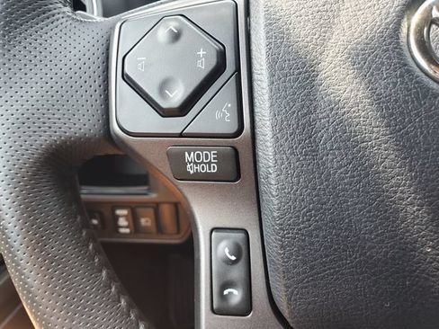 Used 2018 Toyota Tacoma TRD Sport w/ Technology Package AWD/4WD image 21