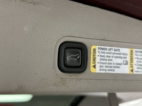 Used 2007 GMC Yukon XL SLT w/ SLT Preferred Equipment Group AWD/4WD image 27
