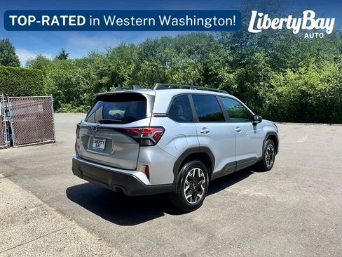 Used 2025 Subaru Forester Premium AWD/4WD image 7