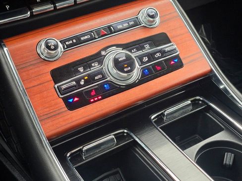 Used 2023 Lincoln Aviator Reserve w/ Equipment Group 201A image 31