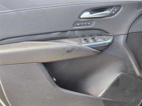 Certified 2025 Cadillac XT4 Sport FWD image 24