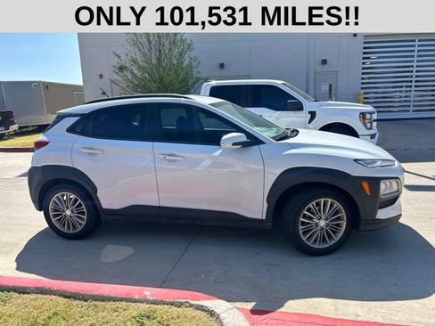 Used 2021 Hyundai Kona SEL FWD image 2