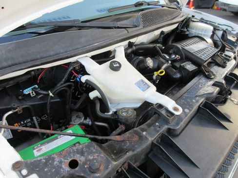 Used 2012 Chevrolet Express 3500 RWD image 34