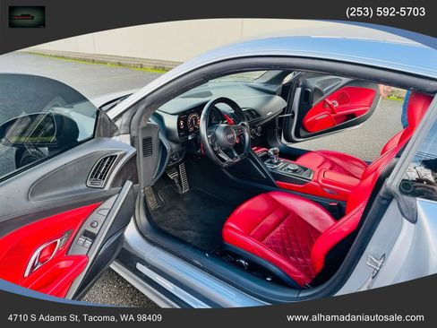 Used 2017 Audi R8 V10 w/ Carbon Exterior Package image 8