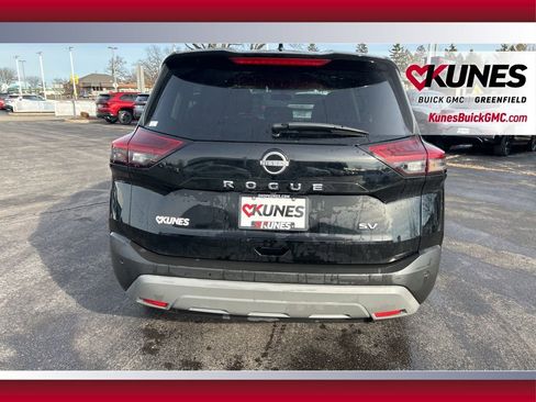 Used 2023 Nissan Rogue SV image 5