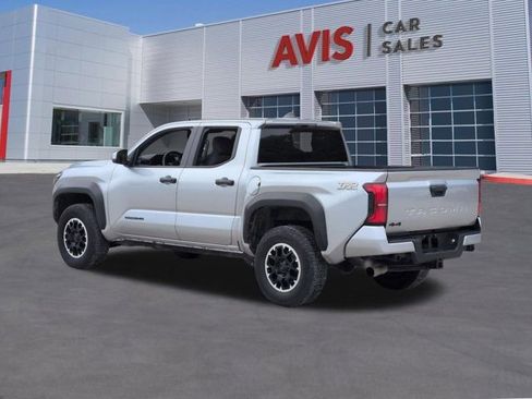Used 2024 Toyota Tacoma TRD Off-Road AWD/4WD image 9