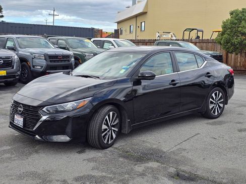 Used 2024 Nissan Sentra SV w/ SV Premium Package image 2