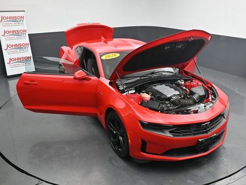 Used 2020 Chevrolet Camaro LT image 41