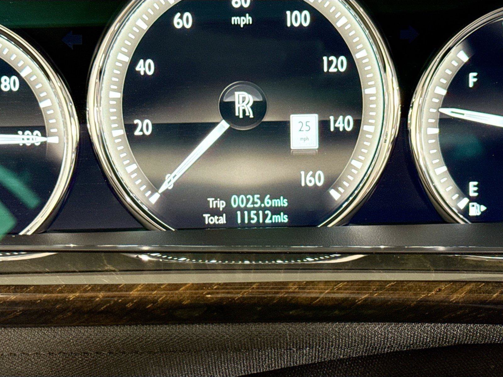 Used 2023 Rolls-Royce Phantom Sedan RWD image 17
