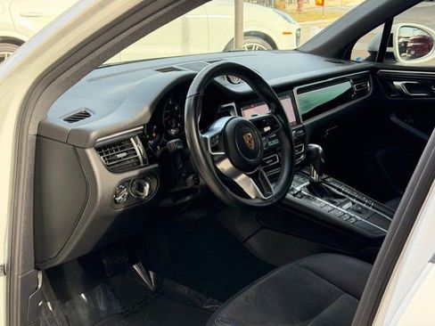 Used 2019 Porsche Macan image 21