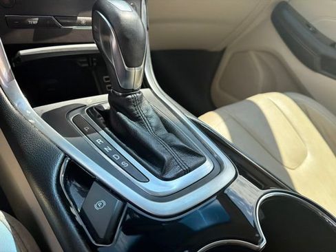 Used 2018 Ford Edge Titanium w/ Technology Package FWD image 15