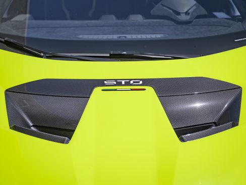 Used 2023 Lamborghini Huracan STO RWD image 21